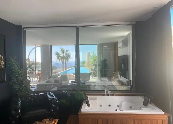 Su In Kalkan 1 * Kas